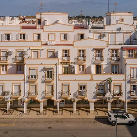 شقة Bright 1bdr W/balcony By Lovelystay